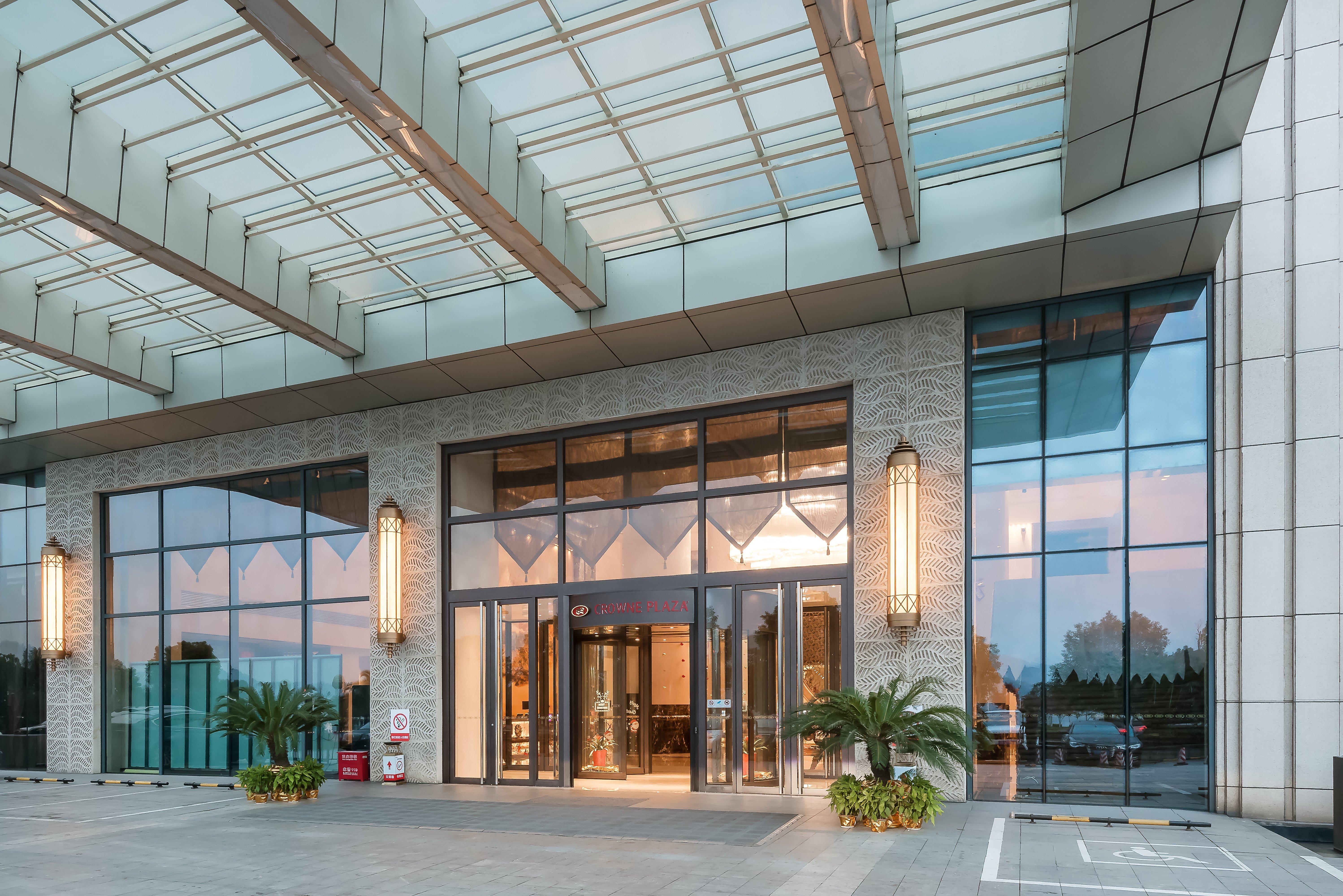 Crowne Plaza Yichang By Ihg Exterior foto