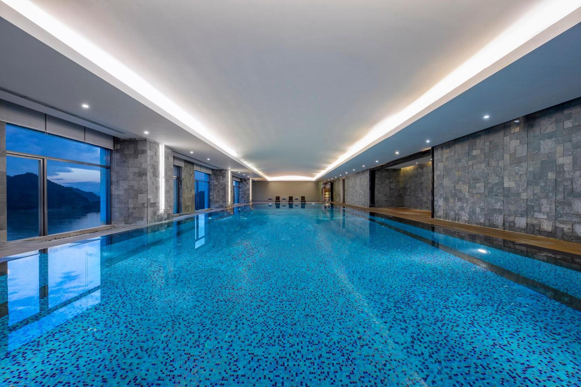 Crowne Plaza Yichang By Ihg Exterior foto