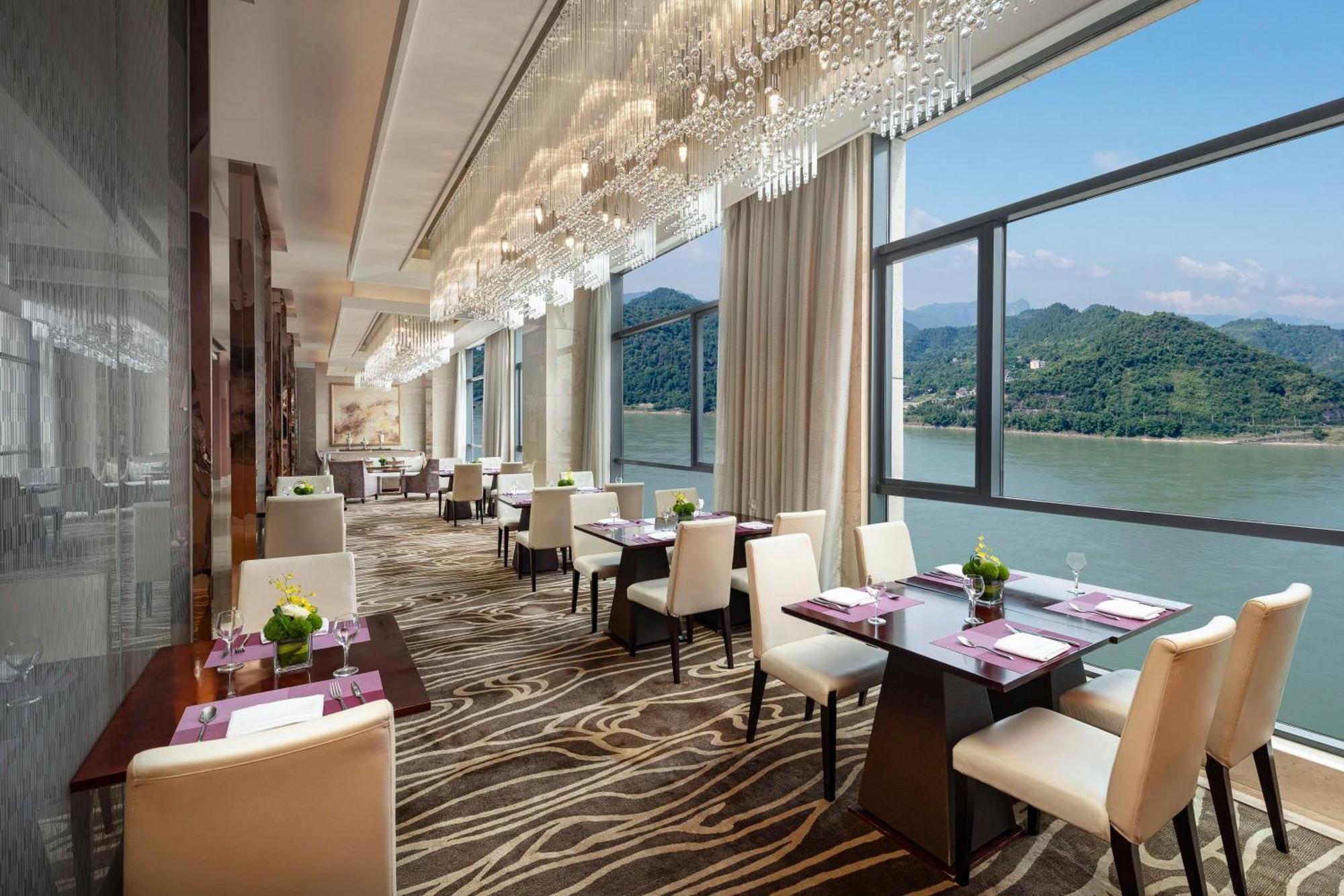 Crowne Plaza Yichang By Ihg Exterior foto
