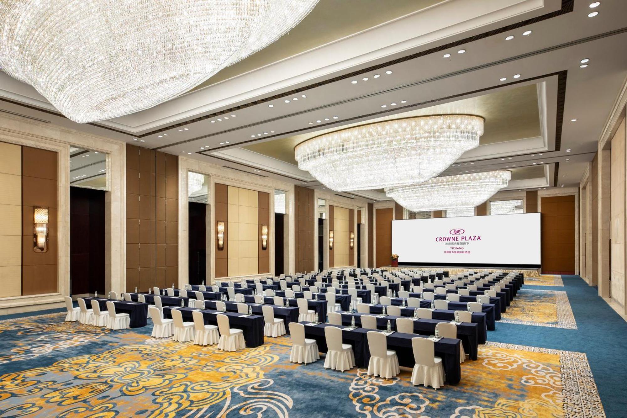 Crowne Plaza Yichang By Ihg Exterior foto
