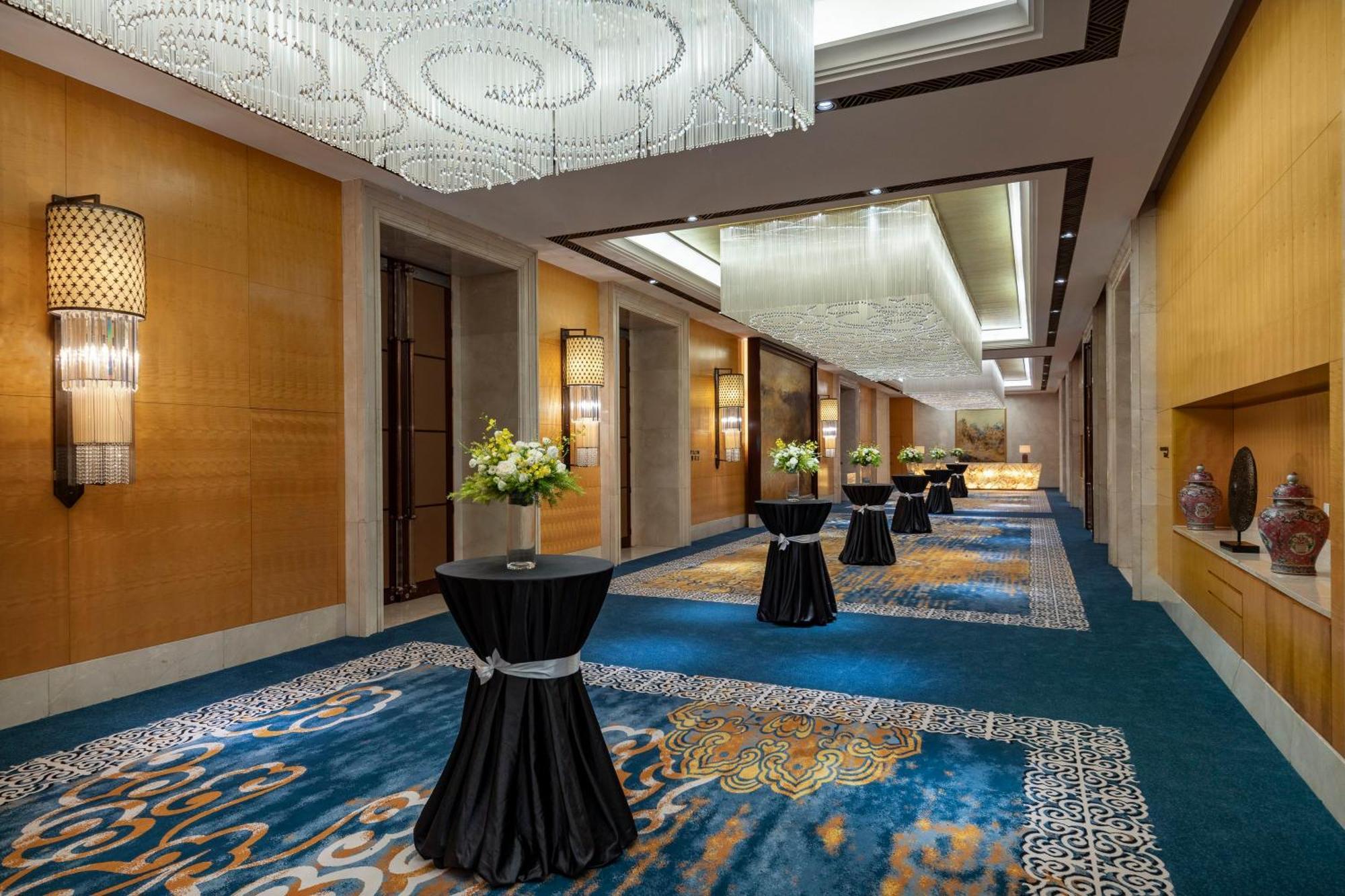 Crowne Plaza Yichang By Ihg Exterior foto